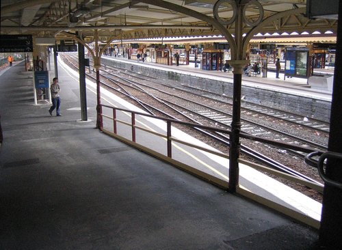 Ramp to platforms 10/11 from the Swanston Street concourse