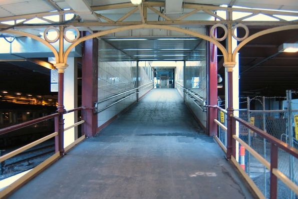 Ramp to the Swanston Street concourse from platforms 10/11