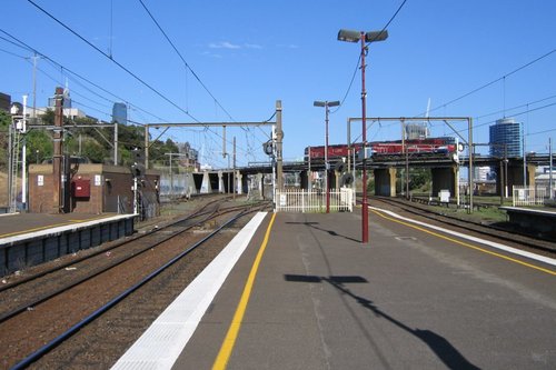 Up end of North Melbourne Station looking towards the flyover