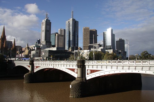 Princes Bridge with the Melbourne skyline behind