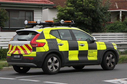 Road surface inspection vehicle heads along Wright Street, one of the roads upgraded by Netflow under the Western Roads Upgrade public private partnership