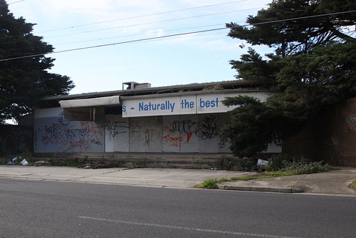 Abandoned SBA Foods shop on Kyle Road