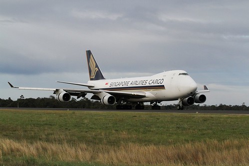 Singapore Airlines 747-412F freighter 9V-SFO touches down at Melbourne Airport runway 34