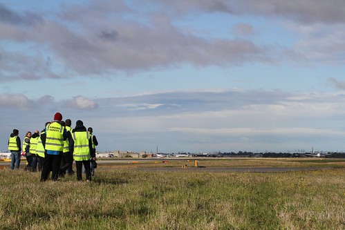 Our group of airside planespotters await Bamboo Airways Boeing 787-9 Dreamliner VN-A829