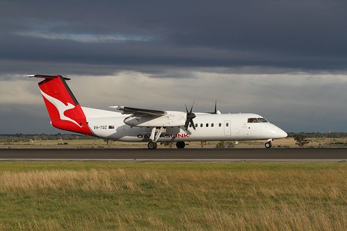 QantasLink Bombardier DHC-8-315Q VH-TQZ on the takeoff roll along runway 34