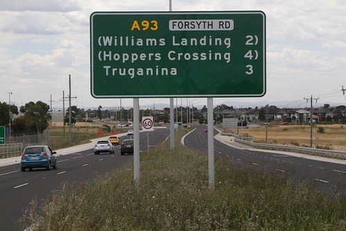 A93 signage on Forsyth Road northbound approaching Old Geelong Road