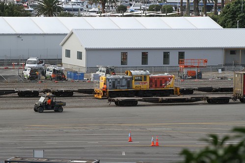 KiwiRail diesel locomotive DSC 2624 being remote controlled by the shunter around the yard at Picton