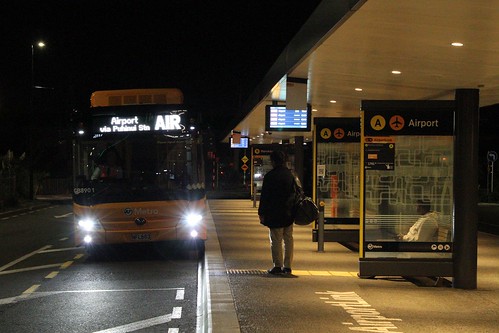 Go Bus #8901 NFL683 on an AirportLink service at Puhinui station