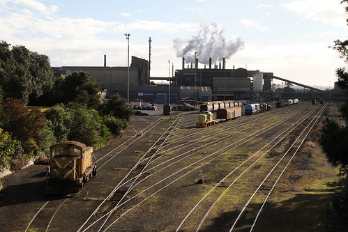 New Zealand Steel shunter 'Niigata' with KiwiRail shunter DSC 2720 at the Glenbrook Steel Mill