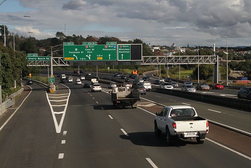 Exit ramps at the south end of the Auckland Harbour Bridge