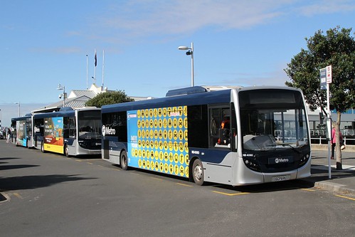 Kinetic bus N4060 GCP696 on route 806 at the Devonport Ferry Terminal