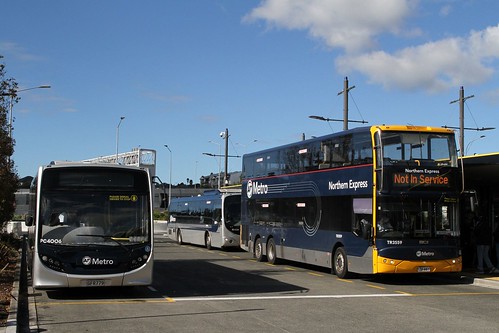 Tranzurban Auckland double decker bus #3559 LQF481 and Pavlovich Coachlines bus #4006 GFR779 at the Albany busway station