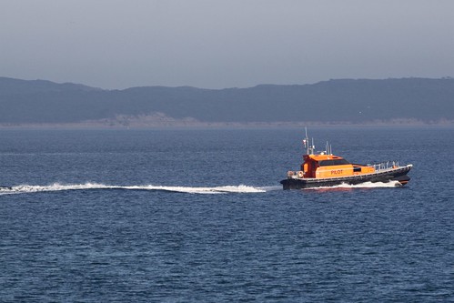 Port Phillip Sea Pilots heads out from Queenscliff to guide another ship through The Rip