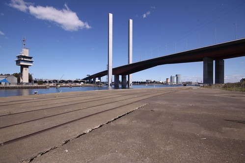 Empty wharves at Victoria Dock