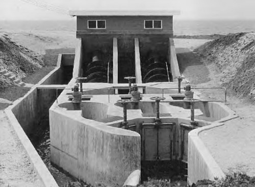 Black Rock treatment plant - comminutor and archmedean screws