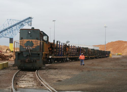 Y171 shunting the Midway siding