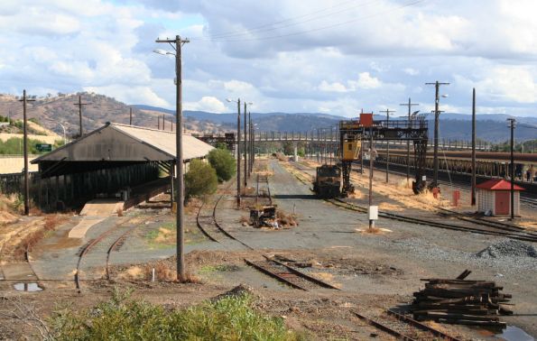 Transhipping shed and gantry crane opposite the platform at Albury