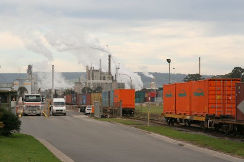 Train split into two for shunting