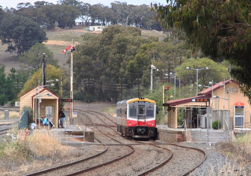 Sprinter 7002 with classmate depart Kilmore East on the down