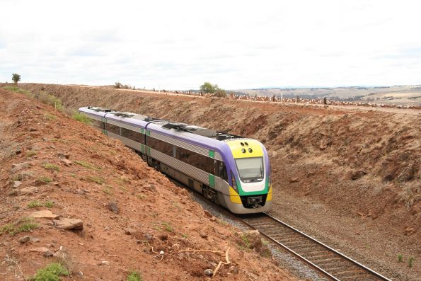 Three car VLocity 3VL37 on the way up Ingliston Bank