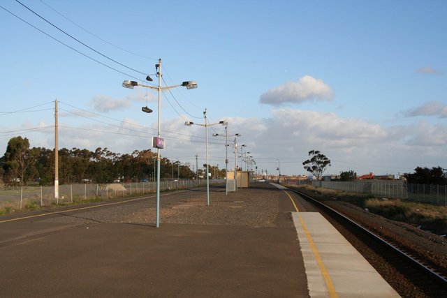 Gravel covered platform at Deer Park