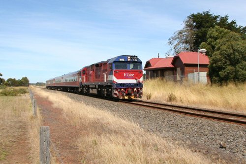 N472 passes through the closed station of Pirron Yallock bound for Warrnambool