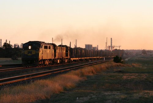 A78, T374 and H2 power the empty log train out of Corio