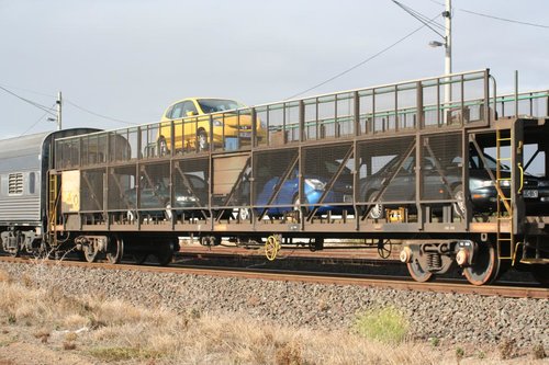 Motorail wagon AMRZ 240B with four cars