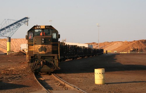 H3 heads back out of the Midway Siding