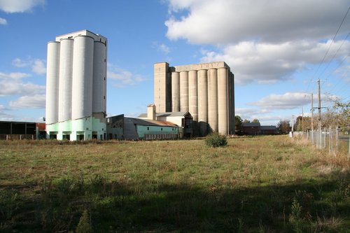 Overview of the partially cleared site