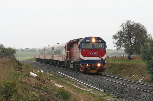 N472 leads the up Warrnambool through the rain at Grovedale