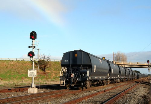 Last WGBY wagon departs Gheringhap, with a rainbow overhead