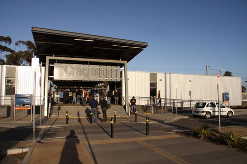 Street frontage of Craigieburn station