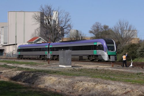 VL21 passes the junction at North Ballarat bound for Ararat