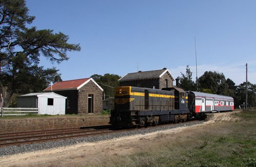 Running through the station at Lal Lal