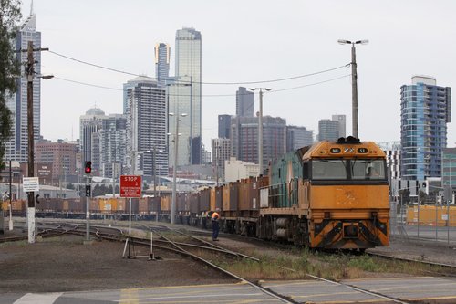 Trailerail liveried NR53 shunts standard gauge wagons at the Melbourne Steel Terminal