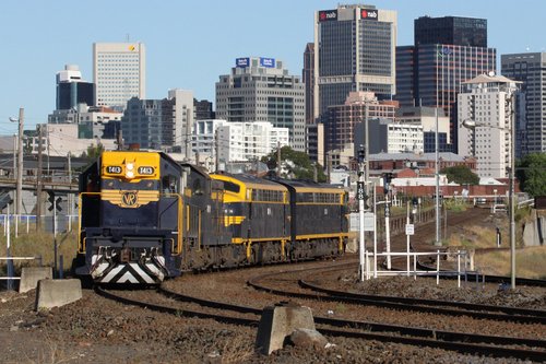 T413 leads the light engine move after a reversal at West Tower