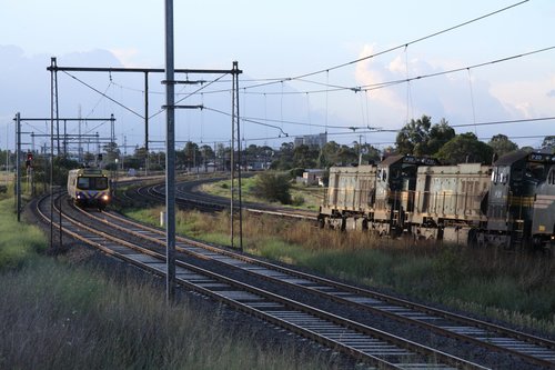 P22, P20 and A81 heads towards Sunshine via the goods lines