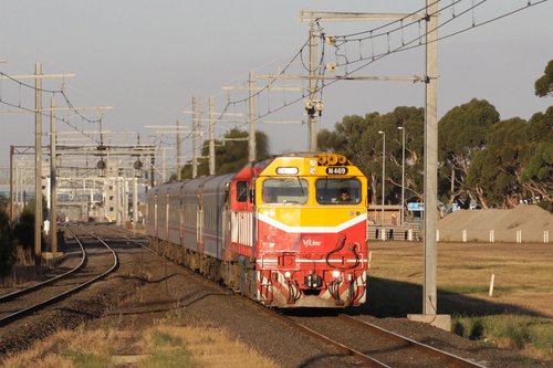 N469 leads a down Geelong service express towards Aircraft