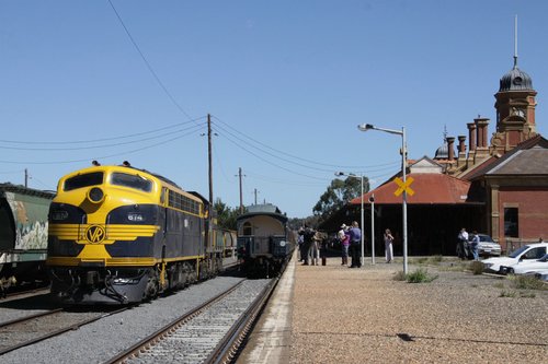 Locos running around State Car 4