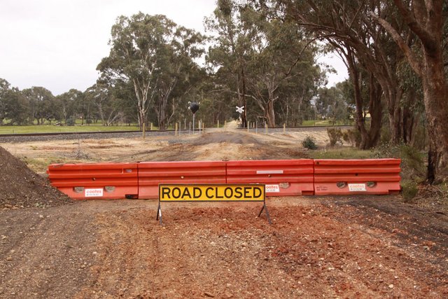 Closed level crossing at Halls Road, south of Talbot