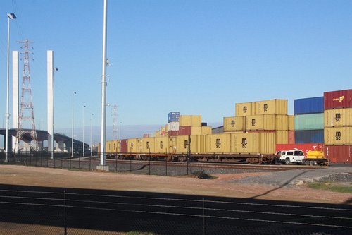 Exit end of the Westgate Ports siding, Bolte Bridge in the background