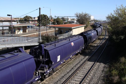 WGSY grain wagons snaking through the curves