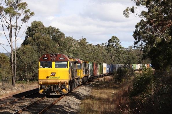 LDP005 and 6009 lead MB7 northbound QR National intermodal service through Yerrinbool station in the Southern Highlands of NSW