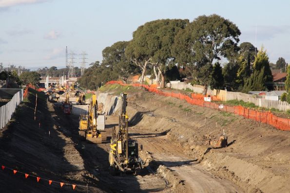 Looking down the line from Pindari Avenue towards South Morang