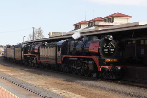 R761 and R707 at Bendigo