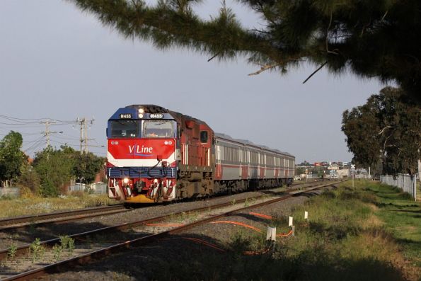 N455 leads an up service out of Ardeer