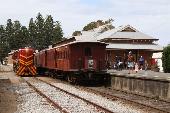 Running around the train at Victor Harbor