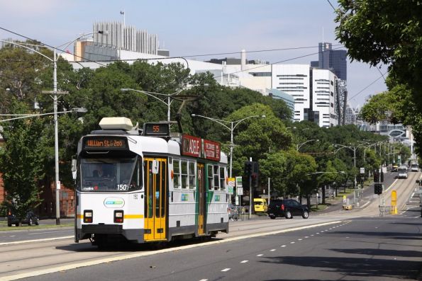 Z3.150 northbound on route 55 on Flemington Road at Gatehouse Street