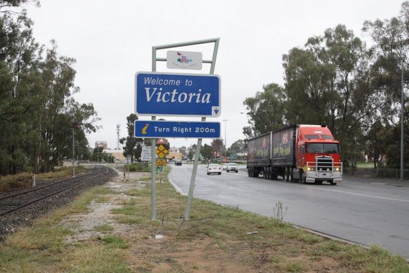 Victorian side of the Murray River bridges at Echuca